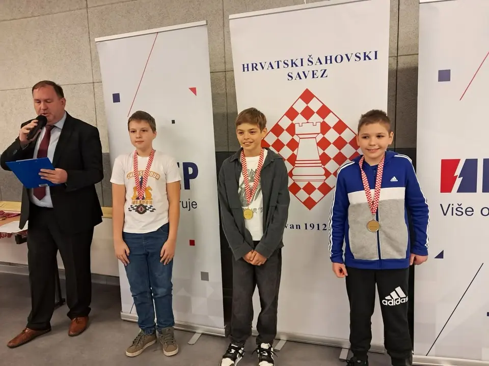 Četiri medalje s državnih prvenstava u brzom šahu, fotografija 4